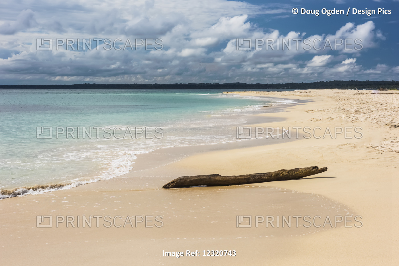 A White Sand Beach On The Uninhabited Island, Cayo Zapatilla, In Bocas Del ...