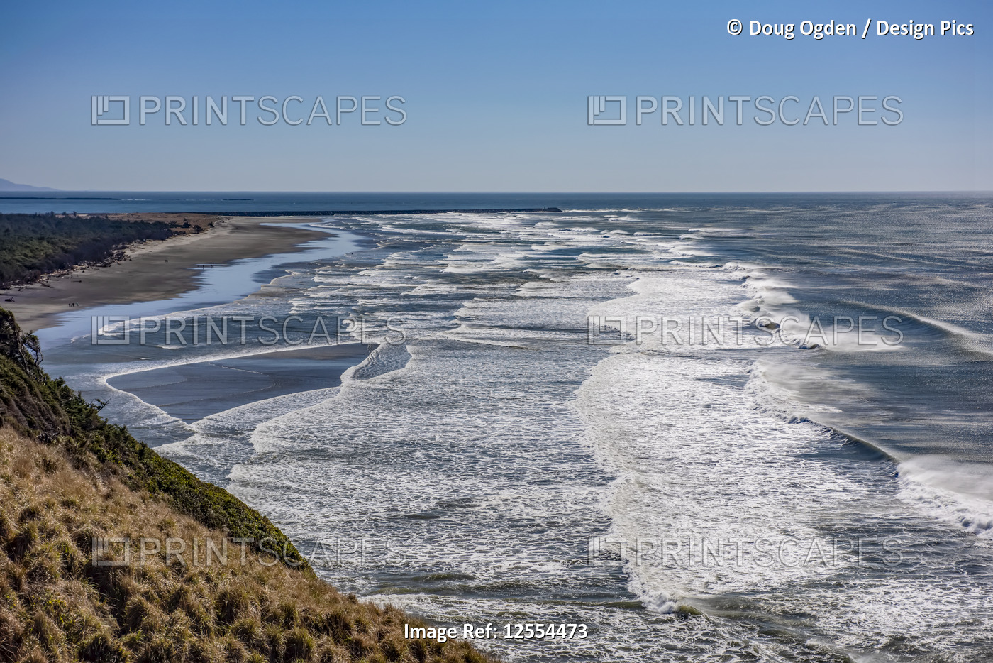 Looking South from the Cape Disappointment North Head Lighthouse across the ...