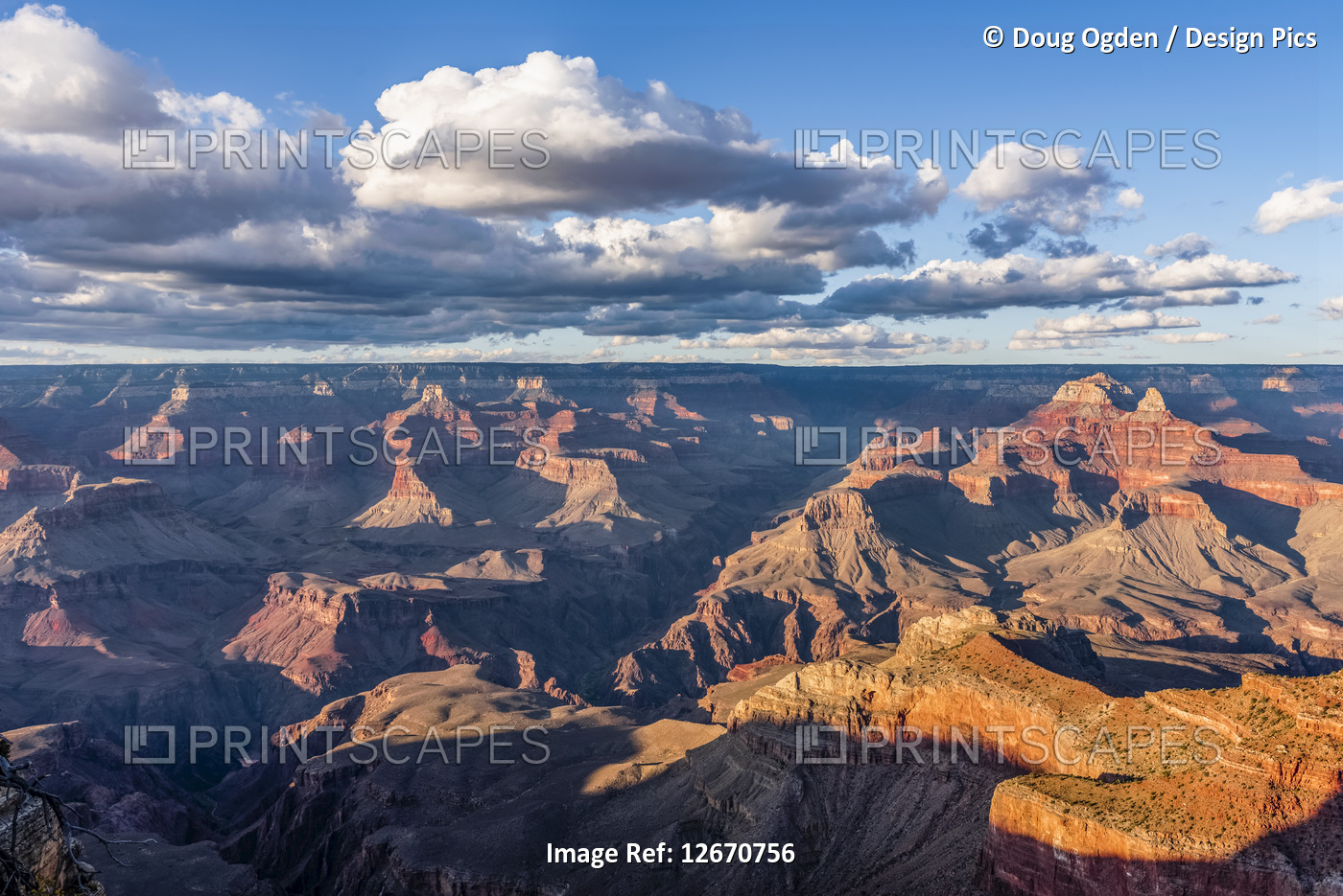 Late afternoon views of the Grand Canyon from the South Rim Trail, near Mather ...
