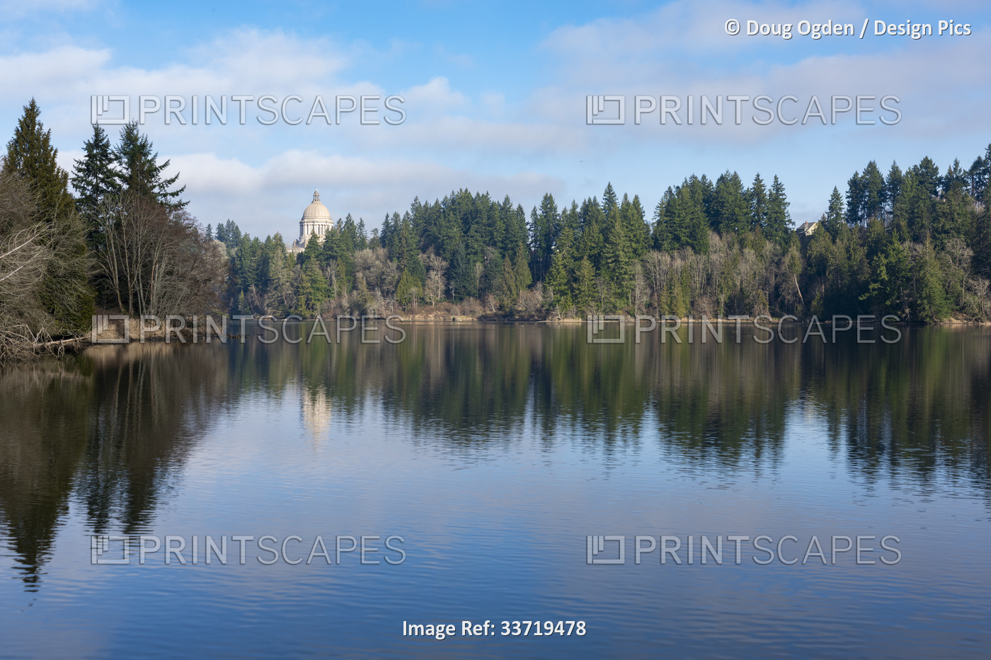 Washington State Capitol reflected in Capitol Lake; Olympia, Washington, United ...