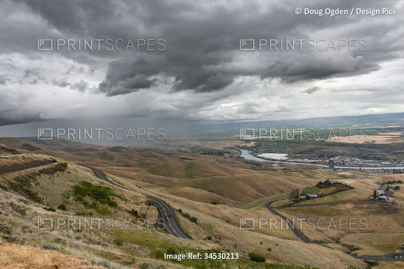 View from Lewiston Hill Overlook at the top of the Old Spiral Highway ...