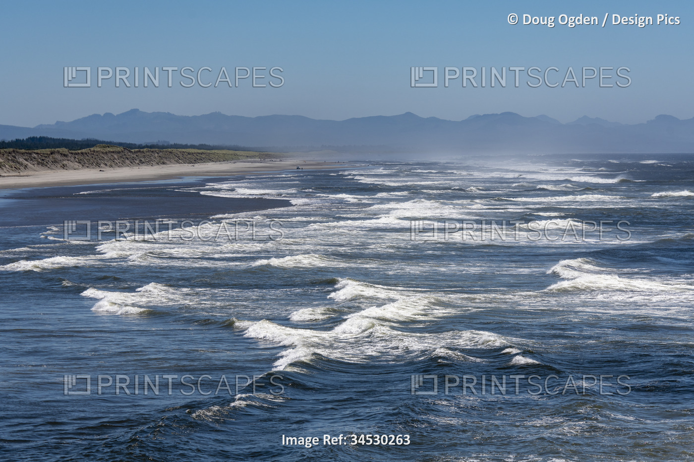 Surf and beaches at Fort Stevens State Park near the Columbia River in Oregon, ...
